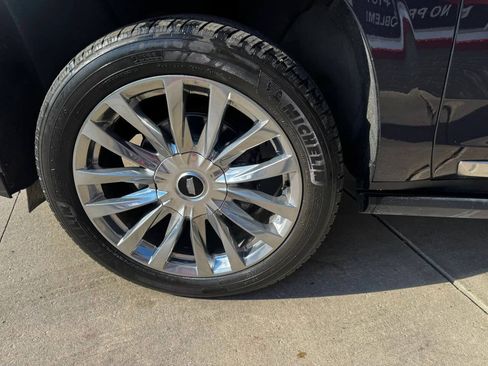 Used 2022 Cadillac Escalade ESV Premium Luxury Platinum AWD/4WD image 19