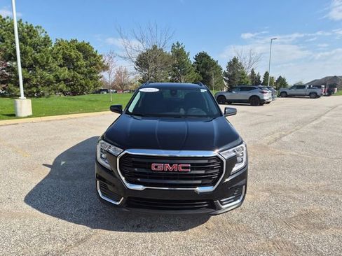 Used 2023 GMC Terrain SLE w/ Driver Convenience Package AWD/4WD image 2