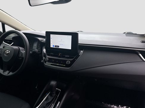 Used 2025 Toyota Corolla LE w/ Convenience Package image 31