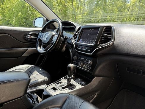 Used 2021 Jeep Cherokee Latitude Lux w/ Comfort/Convenience Group AWD/4WD image 29