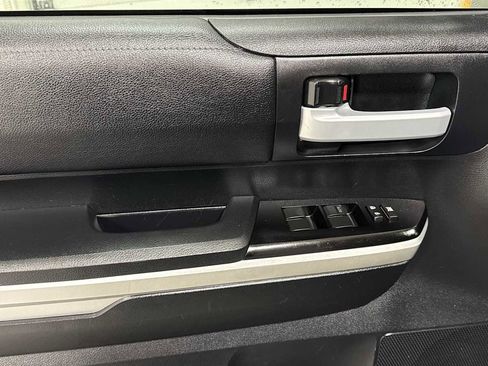 Certified 2017 Toyota Tundra SR5 image 15