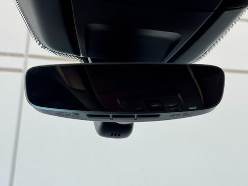 Used 2025 Porsche Panamera image 34