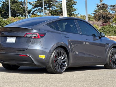 Used 2022 Tesla Model Y Performance AWD/4WD image 8