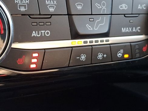 Used 2022 Ford Escape SEL image 25