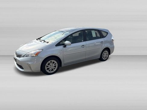 Used 2014 Toyota Prius V Three FWD image 8