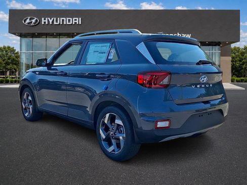 New 2026 Hyundai Venue SEL FWD image 3