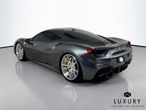 Used 2018 Ferrari 488 GTB image 8
