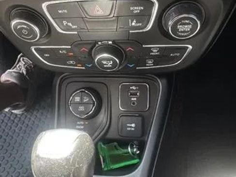 Used 2021 Jeep Compass Trailhawk AWD/4WD image 19