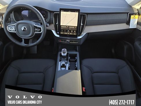 New 2026 Volvo XC90 B6 Plus w/ Protection Package Premier image 25