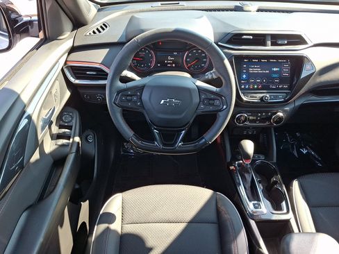 Used 2023 Chevrolet TrailBlazer RS w/ Sun and Liftgate Package AWD/4WD image 11