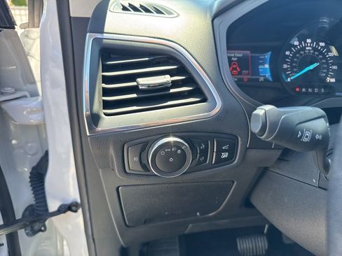 Used 2023 Ford Edge Titanium AWD/4WD image 17