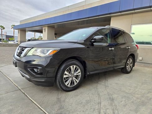 Used 2020 Nissan Pathfinder S AWD/4WD image 2