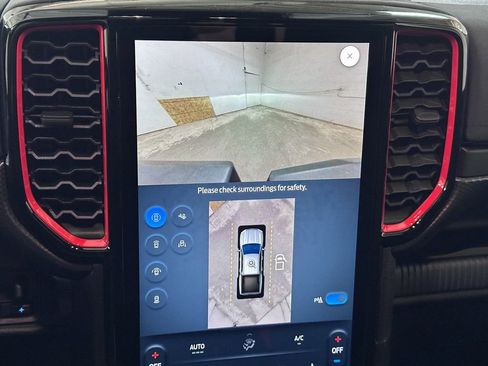 New 2025 Ford Ranger Raptor image 40