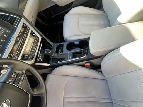 Used 2017 Hyundai Sonata Limited image 25
