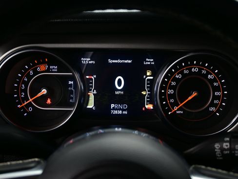 Used 2020 Jeep Wrangler Unlimited Sahara AWD/4WD image 25
