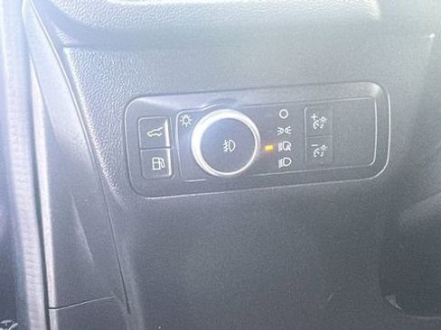 Used 2021 Ford Escape Titanium image 22