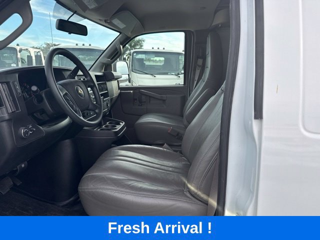 Used 2025 Chevrolet Express 2500 w/ Driver Convenience Package RWD image 2