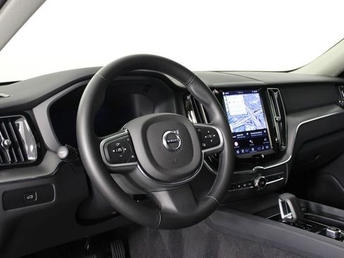 Certified 2025 Volvo XC60 B5 Core image 14