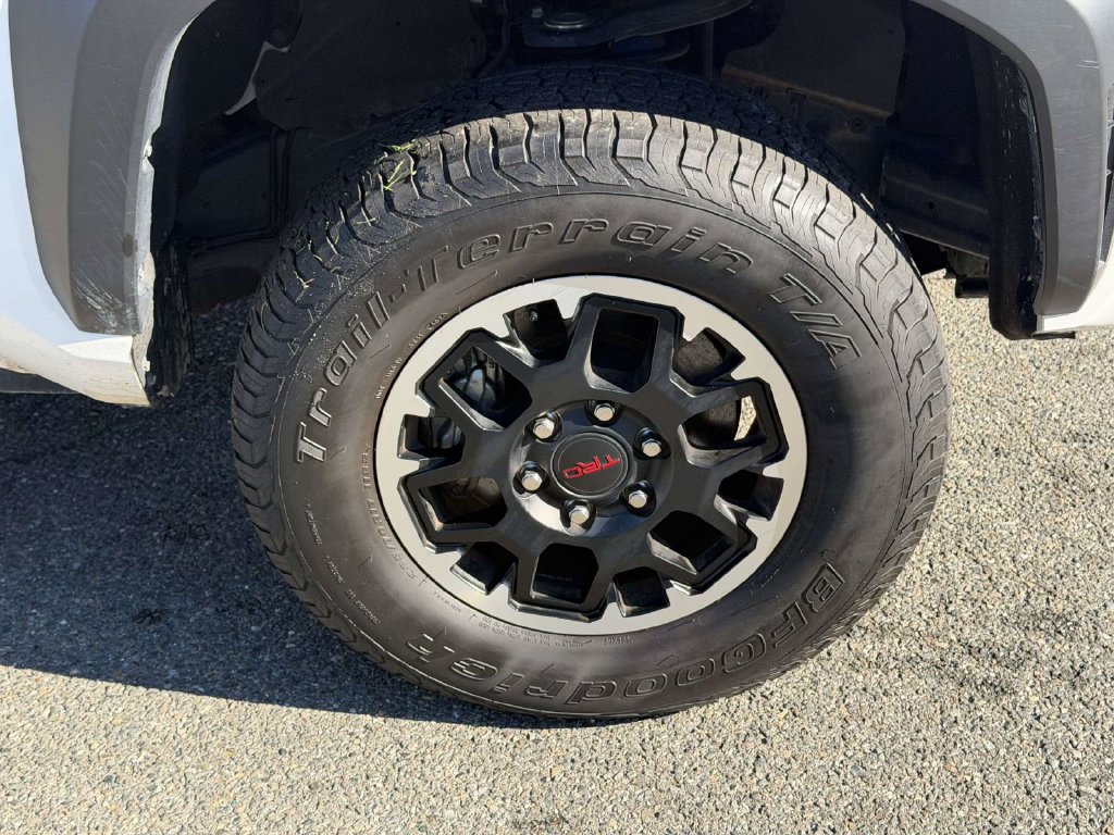 Used 2025 Toyota Tacoma TRD Off-Road AWD/4WD image 25