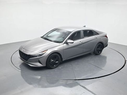 Used 2023 Hyundai Elantra Blue FWD image 39