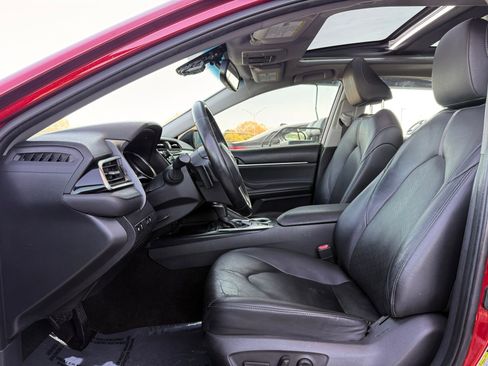 Used 2018 Toyota Camry XSE FWD image 21