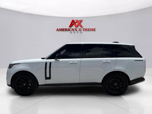 Used 2024 Land Rover Range Rover SE AWD/4WD image 2
