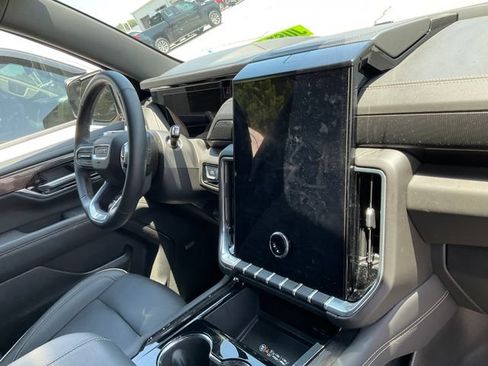 Used 2025 GMC Yukon Elevation w/ LPO, Floor Liner Package AWD/4WD image 10