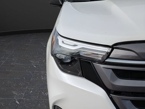 Used 2026 Subaru Forester Premium AWD/4WD image 10