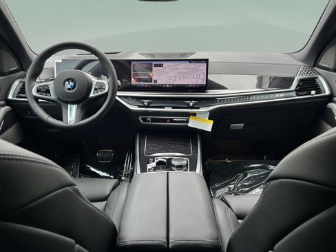 Used 2026 BMW X5 sDrive40i w/ M Sport Package RWD image 9