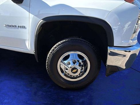 Used 2022 Chevrolet Silverado 3500 LT w/ Convenience Package image 19