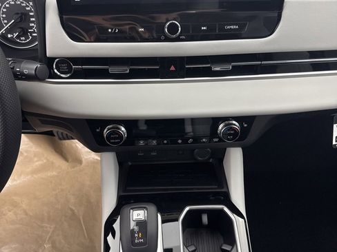 New 2025 Mitsubishi Outlander SE image 21