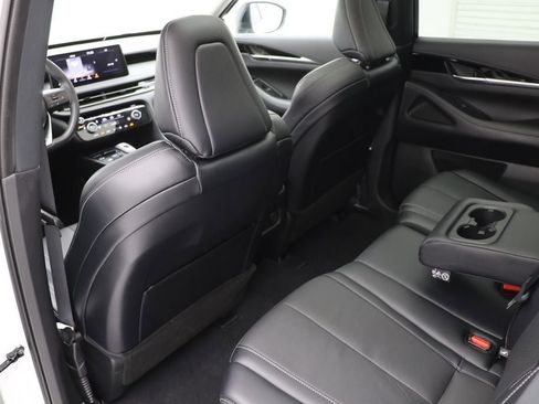 Used 2023 INFINITI QX60 Pure image 10