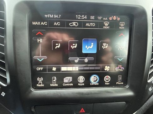 Used 2016 Jeep Cherokee Trailhawk w/ Leather Interior Group image 31