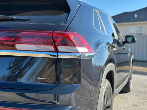 Used 2024 Volkswagen Atlas Cross Sport SE w/ Panoramic Sunroof Package image 9