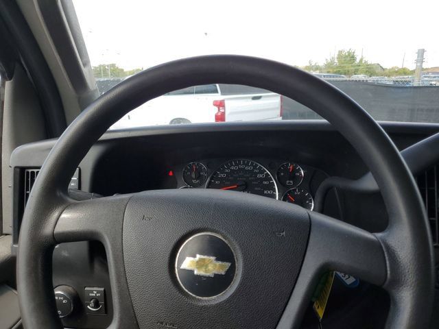 Used 2018 Chevrolet Express 2500 RWD image 11