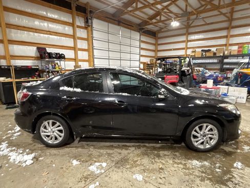 Used 2013 MAZDA MAZDA3 i Grand Touring w/ Tech Pkg image 4