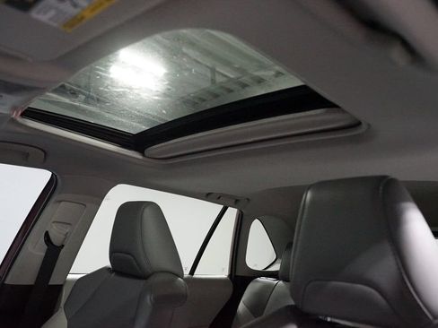 Certified 2022 Toyota RAV4 XLE Premium AWD/4WD image 33