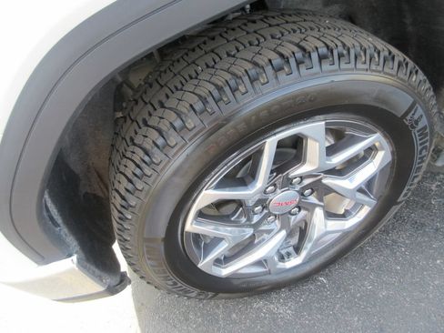 Certified 2024 GMC Sierra 1500 SLT w/ SLT Premium Plus Package AWD/4WD image 14