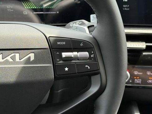 New 2026 Kia Sportage LX image 11