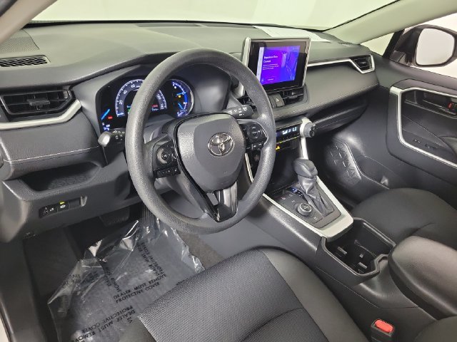 Used 2025 Toyota RAV4 LE AWD/4WD image 18