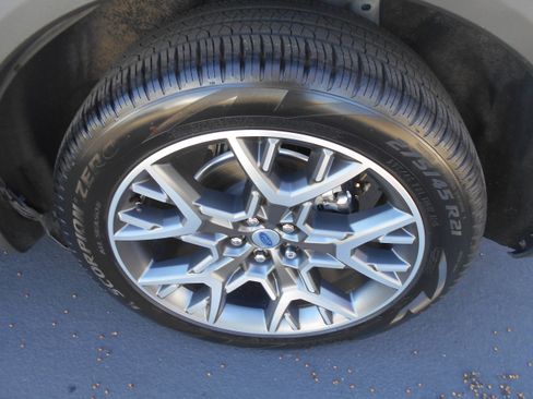 Used 2021 Ford Explorer Platinum w/ Equipment Group 601A image 12