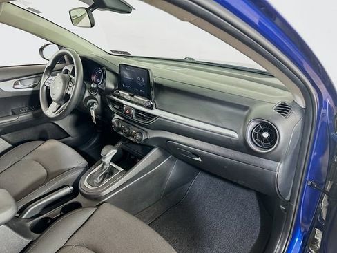 Used 2023 Kia Forte LXS image 9