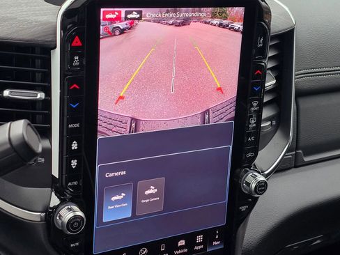 New 2026 RAM 2500 Laramie AWD/4WD image 12