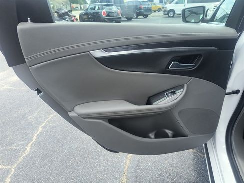 Used 2016 Chevrolet Impala LT FWD image 28