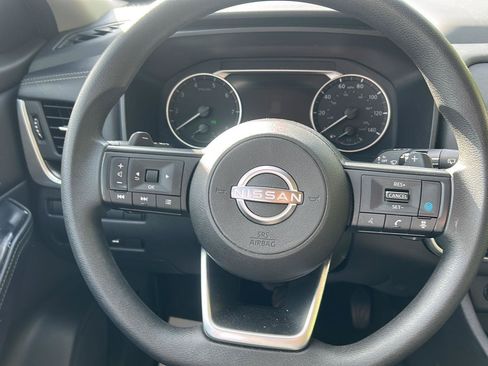 Used 2024 Nissan Rogue SV FWD image 10
