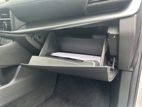 Used 2024 Nissan Rogue SV image 32