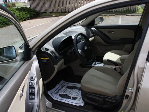 Used 2010 Hyundai Elantra GLS FWD image 5