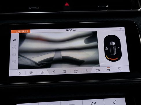 Used 2019 Land Rover Range Rover Velar R-Dynamic SE image 19