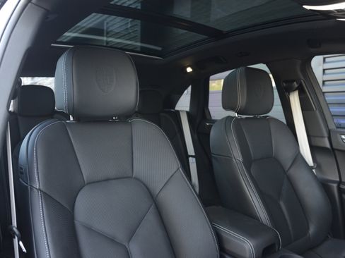 Certified 2026 Porsche Macan Turbo AWD/4WD image 27
