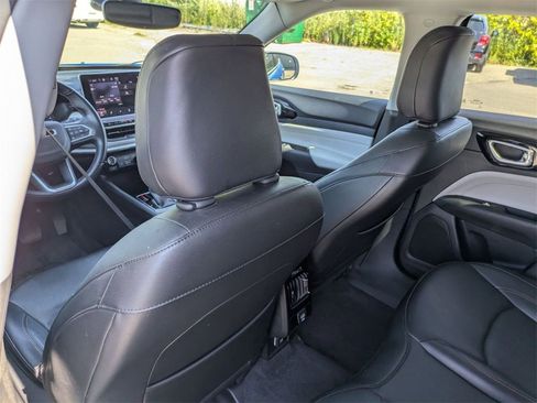 Certified 2022 Jeep Compass Limited image 52